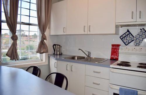 Haberfield Apartment | Comfortable 3 Bedroom Apartment In Trendy Haberfield