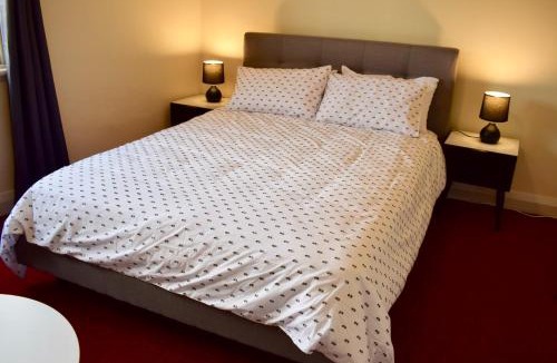 Haberfield Apartment | Comfortable 3 Bedroom Apartment In Trendy Haberfield
