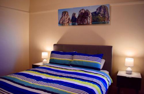 Haberfield Apartment | Comfortable 3 Bedroom Apartment In Trendy Haberfield