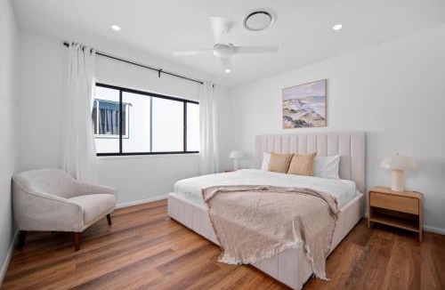 Mount Gravatt East House | Comfortable 4 Bedroom Family Home with 3 Bathrooms and Air Conditioning