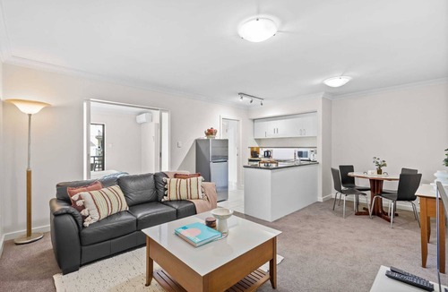 Perth Central Business District Apartment | Comfortable City Apartment by Kings Park | Free Parking