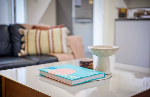 Perth Central Business District Apartment | Comfortable City Apartment by Kings Park | Free Parking