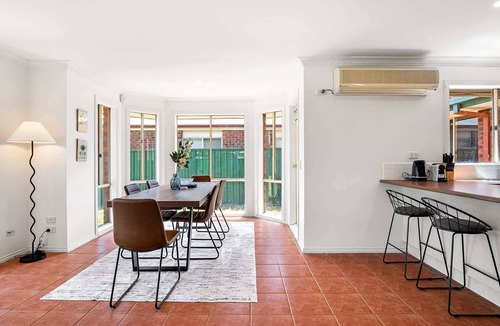 Caroline Springs House | Comfortable Family Stay in Caroline Springs