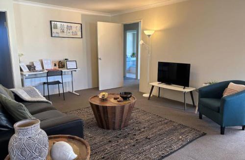 Woodvale House | Comfortable family friendly retreat with pool
