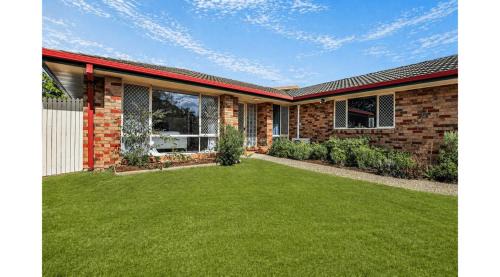 Bethania House | Comfortable Family Home Bethania 4B