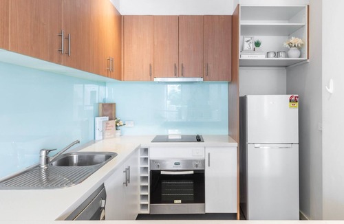 Footscray Apartment | Comfortable Loft Living in Footscray