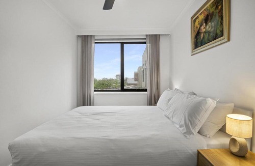 Ascot Vale Apartment | Comfortable Stay Near Melbournes West End