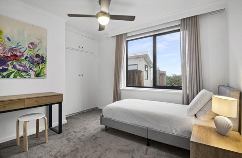 Ascot Vale Apartment | Comfortable Stay Near Melbournes West End