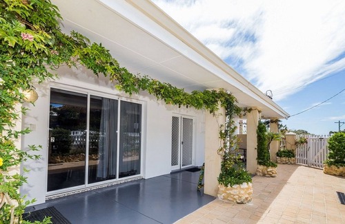 Fremantle Apartment | Comfortable studio ideal for couples or single travellers