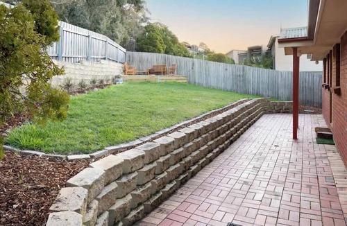 West Launceston House | Comfortable Town House Near City
