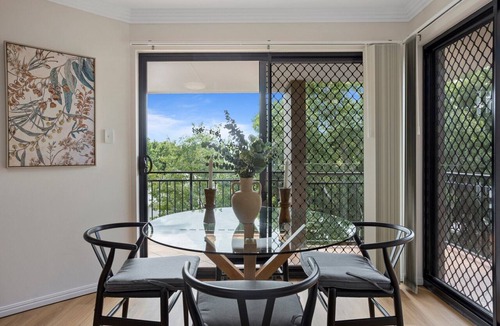 Brisbane Apartment | Comfy 2-Bedroom Family Apartment with Free Parking