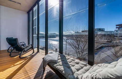 Kingston Apartment | Comfy 2BA/2BR Kingston Foreshore Apartment