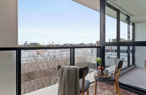 Abbotsford Apartment | Comfy 2BR Escape Beside the Yarra River