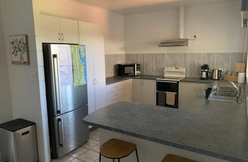 Atherton House | Comfy 4 Bedroom with Country Views