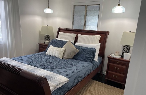 Nundah Cottage | Comfy Queenslander Cottage