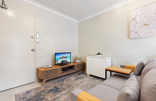 East Brisbane Apartment | Comfy Studio near Gabba with Secure Parking