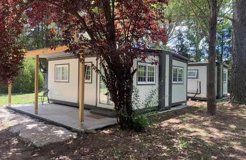 Glen Innes Apartment | Comfy studio units on 10 acres of free space and only 5 minutes walk to CBD