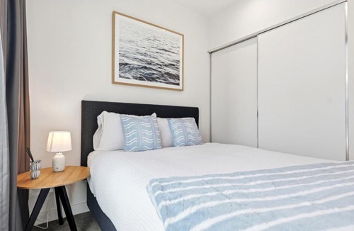 Southbank Apartment | Comfy & Stylish 2BR Apt next to Crown w City Views