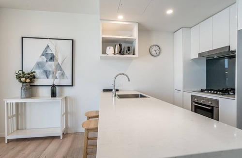 South Brisbane Apartment | Comfy Two Bedroom Apartment in South Brisbane