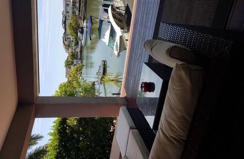 Runaway Bay House | Commonwealth Games house for rent - Runaway Bay $1000 per night