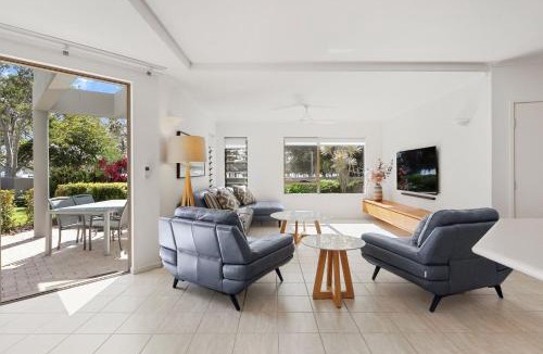 Noosaville Apartment | Como 1