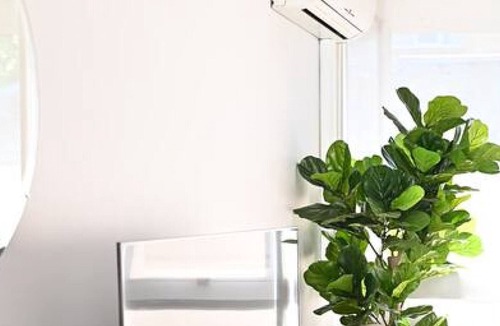 South Yarra Apartment | COMO Oozing Natural Light +Netflix +Parking +Desk