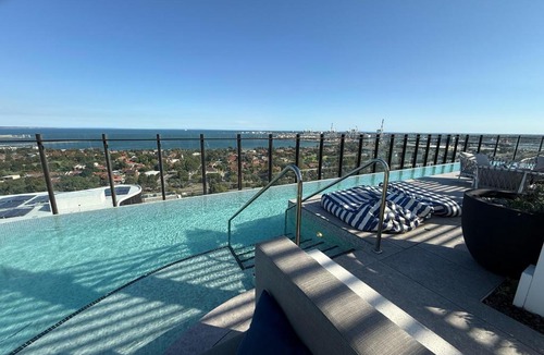 Port Melbourne Apartment | Complete Host Nine Elm Apartments
