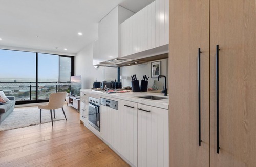 Clayton Apartment | Contemporary 2-Bed Haven with Swimming Pool