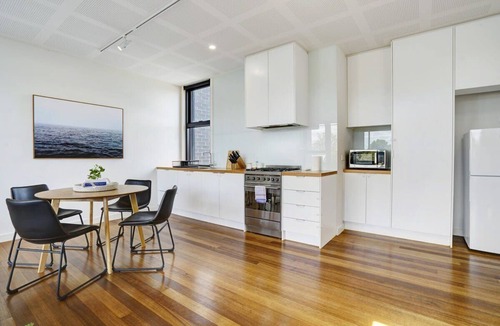 Brunswick House | Contemporary Central Brunswick 2-Story Townhouse*