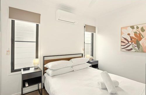 Murrumba Downs House | Contemporary Family Haven in Murrumba Downs