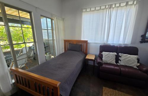 Farrell Flat Apartment | Contemporary Studio Accommodation