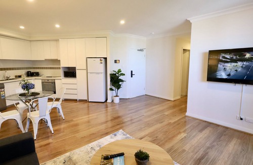 Midland Apartment | Contempory Comforts Midland