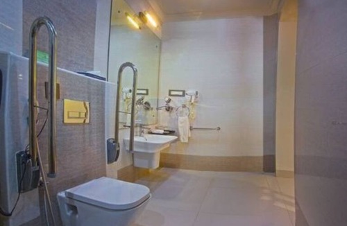 Suntikoppa Resort | Contour Backwaters Resort - A/c Deluxe Suite