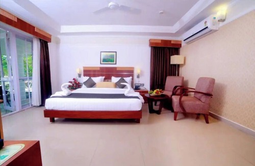 Suntikoppa Resort | Contour Backwaters Resort - A/c Deluxe Suite