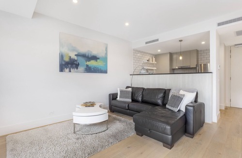 Kingston Apartment | Convenience, comfort, luxury - wonderful waterfront apartment!