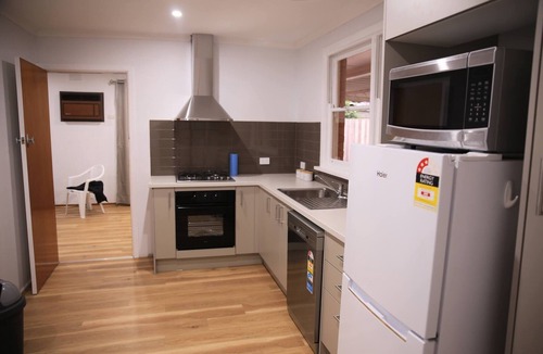 Glenroy House | Convenient Glenroy Accommodation Ideal for Airport Travellers