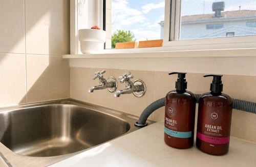 Jacana House | Convenient Melbourne Stay Near Airport