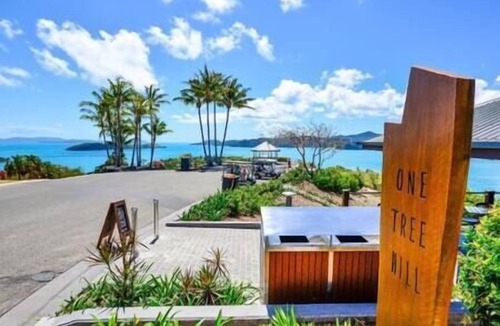 Hamilton Island House | Cooinda Gardens 6 on Hamilton Island by HamoRent