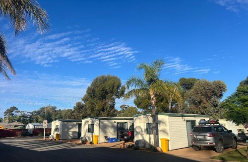 Coolgardie Hotel | Coolgardie Caravan Park
