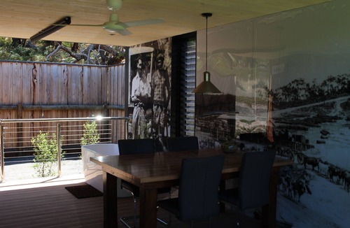 Hindmarsh Valley Cabin | Coolibah Luxury Retreat at Softfoot Alpaca Farm in Victor Harbor