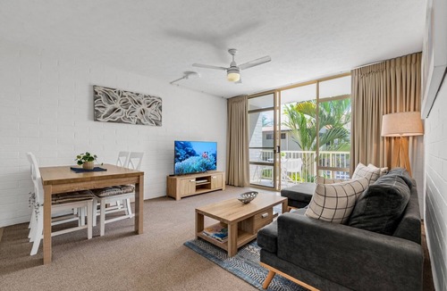 Coolum Beach Apartment | Coolum Beach 1 Bedroom Apartment Partial Ocean View @ Surf Dance