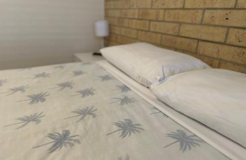 Coolum Beach Hotel | Coolum Budget Accommodation