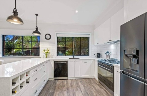 Warburton House | Coolwater Lodge in the Heart of Warburton
