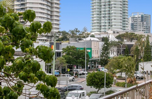 Coolangatta Apartment | Cooly Edge - Pet Friendly Coolangatta - Min. 3 Night Stays!