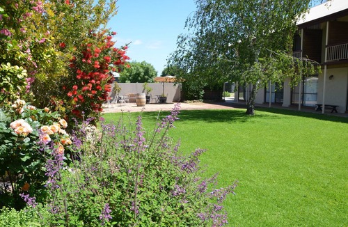 Penola Hotel | Coonawarra Motor Lodge
