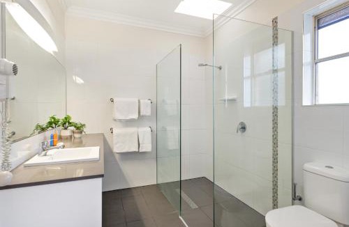 Acacia Ridge Hotel | Coopers Colonial Motel