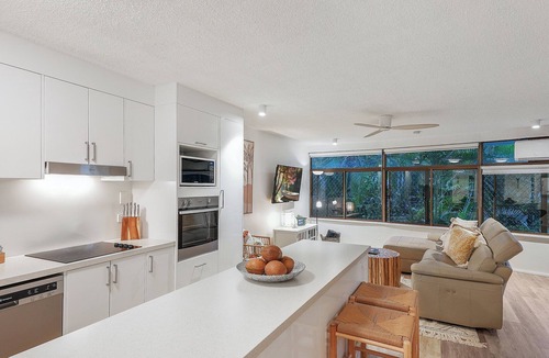 Yorkeys Knob Apartment | Coral Sea Tranquility・Ocean Front Apartment ・Yorkeys Knob Beach