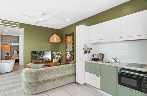Cairns North Apartment | Coralside One-Bedroom City Getaway
