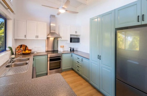 Corindi Beach House | Corindi Beach House - oceanfront sandy toes salty breezes
