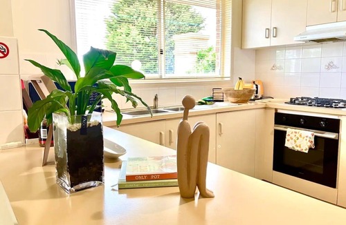 Dandenong North Cottage | Corner Cottage